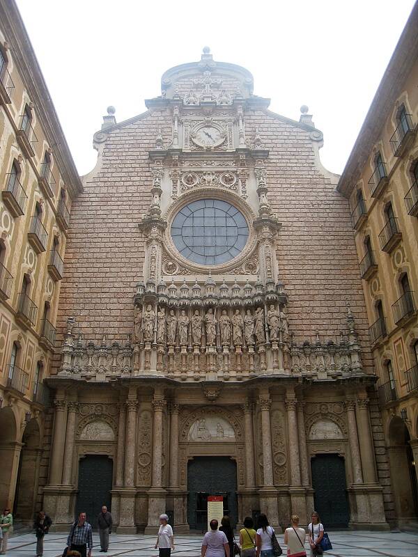 Montserrat Bazilika - vstup