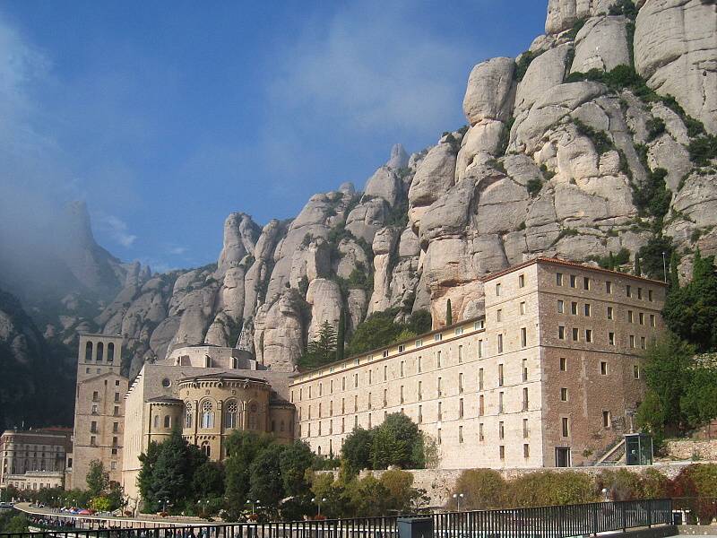 Montserrat Bazilika - odzadu