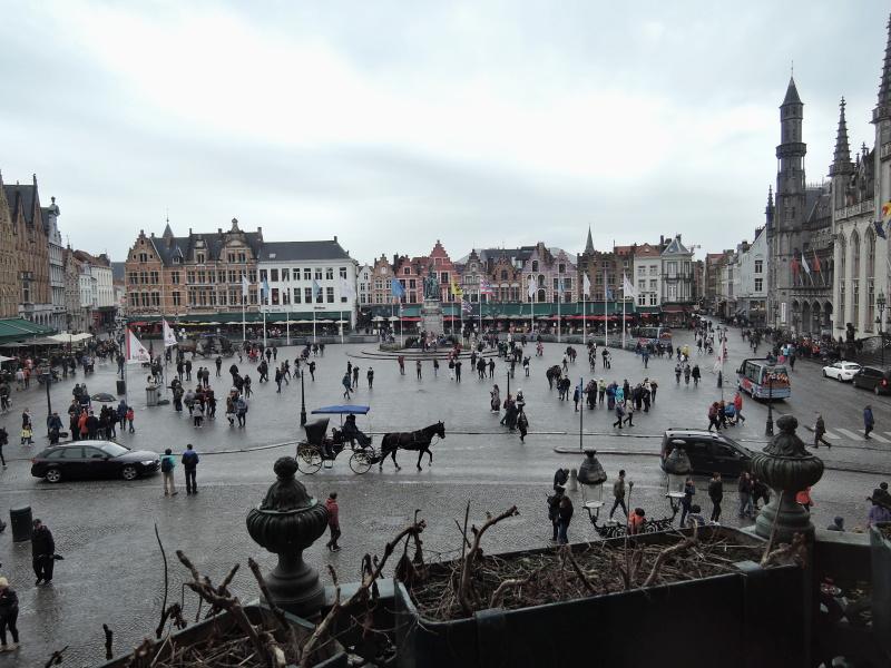 Grote Markt z balkónika nad vchodom