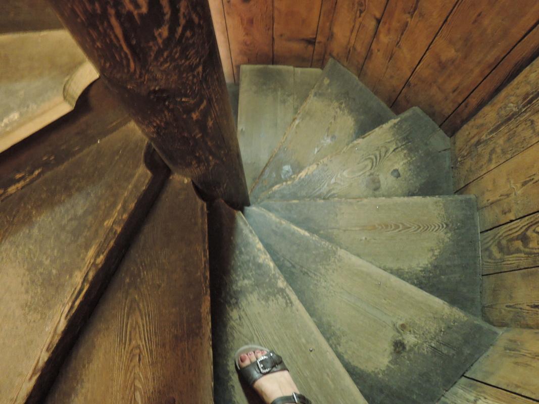 Svtomikulska mestsk zvonica - dreven schody