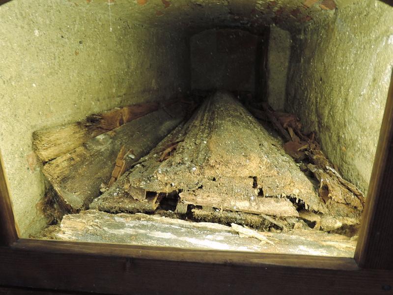 Evanjelický kostol sv. Mikuláša - krypta, spráchnivené zvyšky
