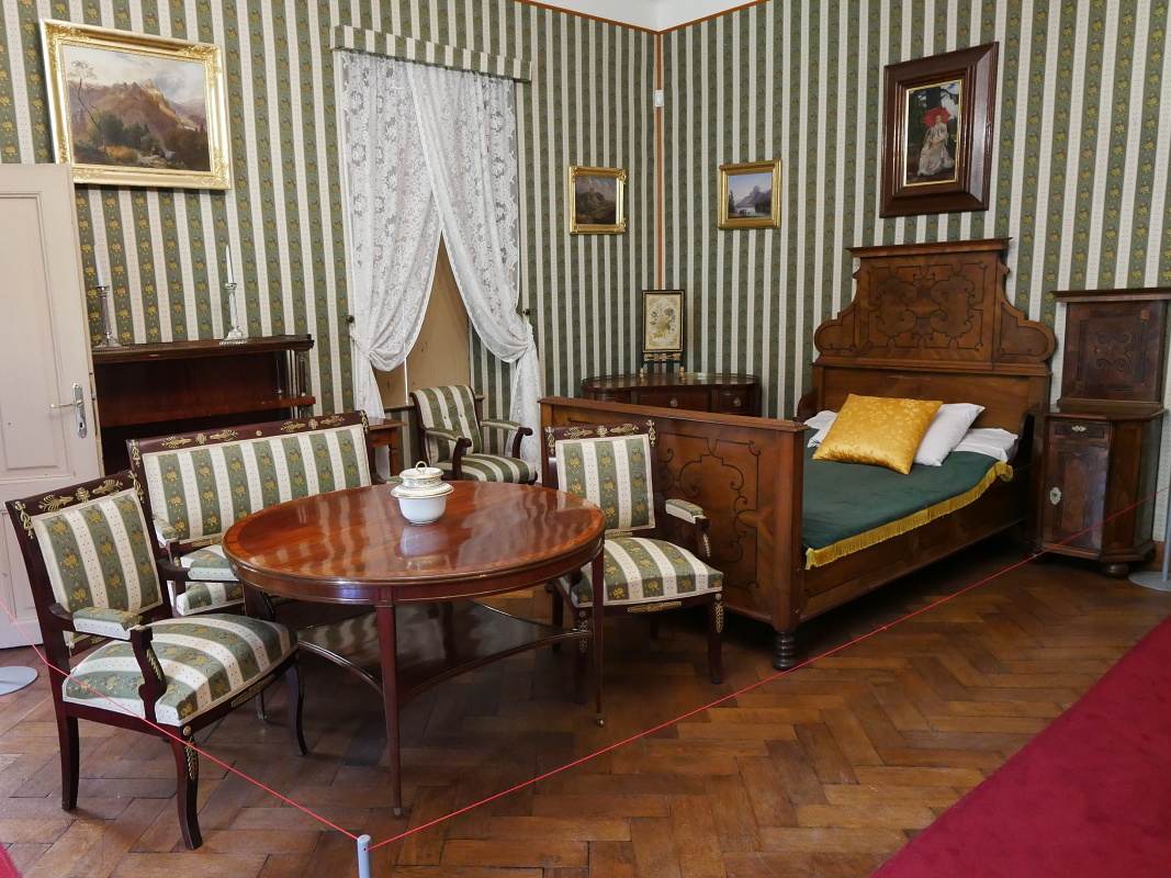 Izba zo serilu 1890 (pvodne detsk izba) - v posteli leal Jn Kolenk :), preto je tak vek !!!