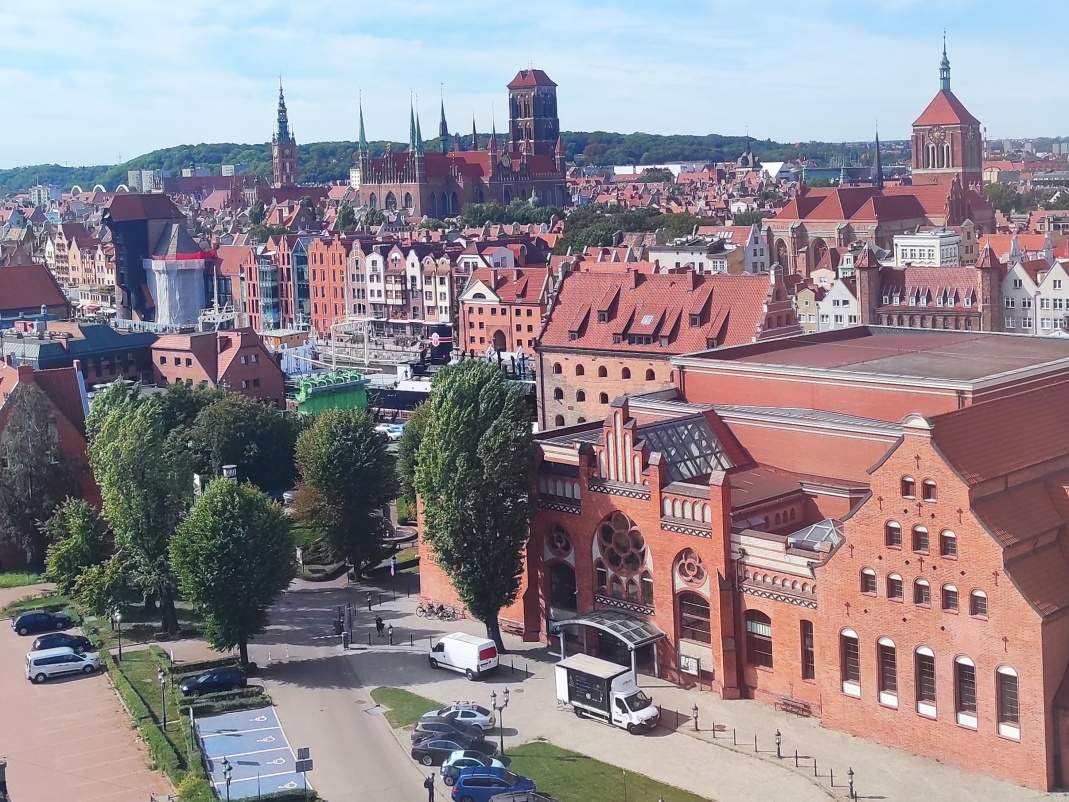 Výhľad z Amber Sky na Gdaňsk - historické centrum