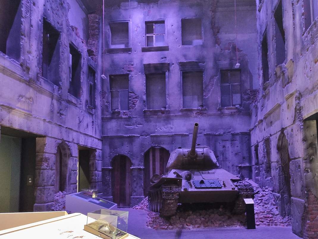 Múzeum II. sv. vojny - zbombardovaná ulica