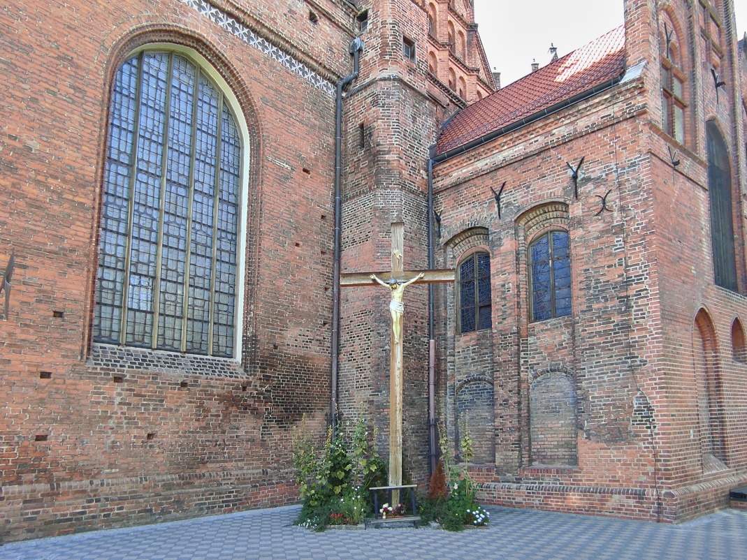 Bazilika sv. Brigity - kostol s oltárom z jantáru
