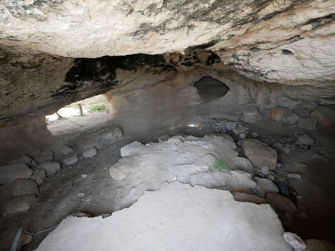Pohrebná jaskyňa zo skorej doby bronzovej, 2250 pred n.l.