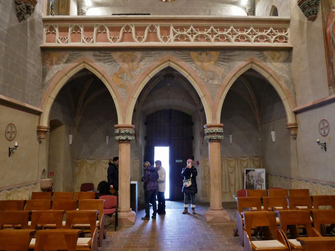 Pohad k vstupu - pod chrom fresky evanjelistov