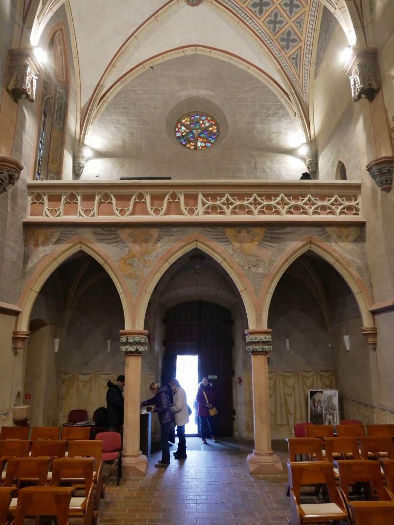 Pohad k vstupu - pod chrom fresky evanjelistov