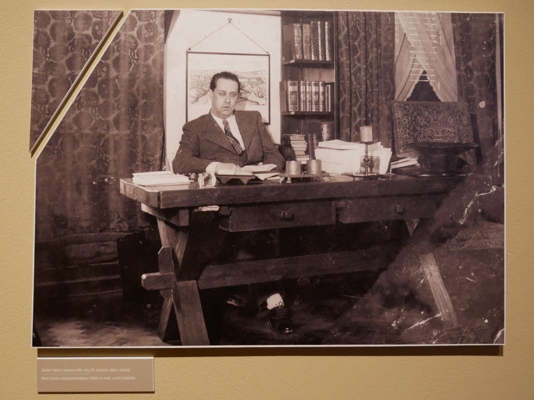 tvrt izba - Budape - Sndor Mrai za pracovnm stolo, 1940