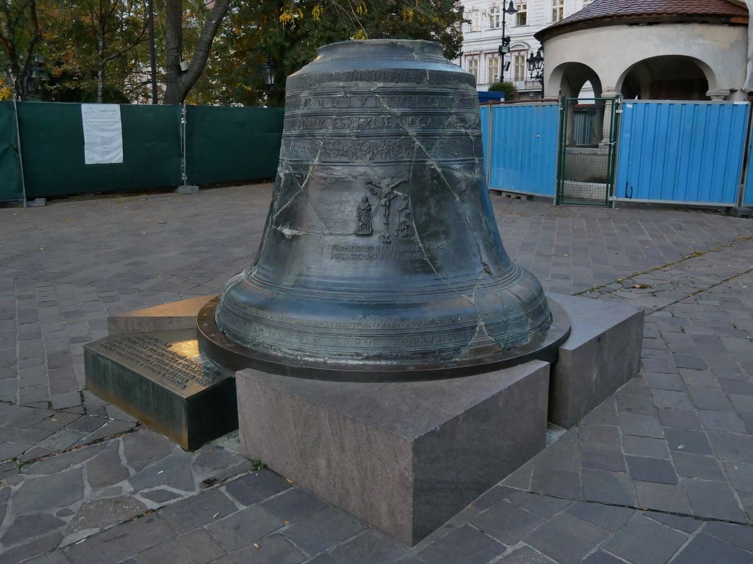 Urbanov zvon - spadol a rozbil sa pri poiari r. 1966