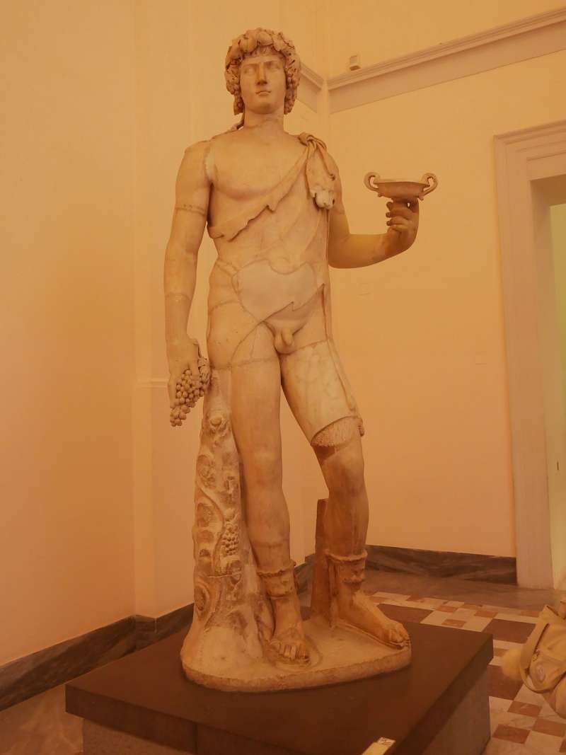 Koloslna socha Antinous-Dionyza (Bakchus), kolekcia Farnese