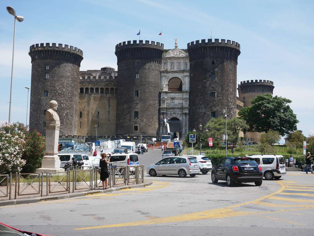 Castel Nuovo - tam nejdeme