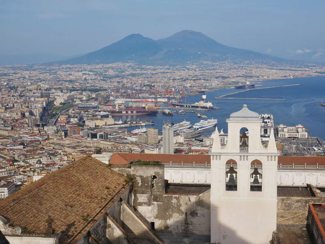 Hrad Sant'Elmo - najkraj vhad na Neapol a Vezuv