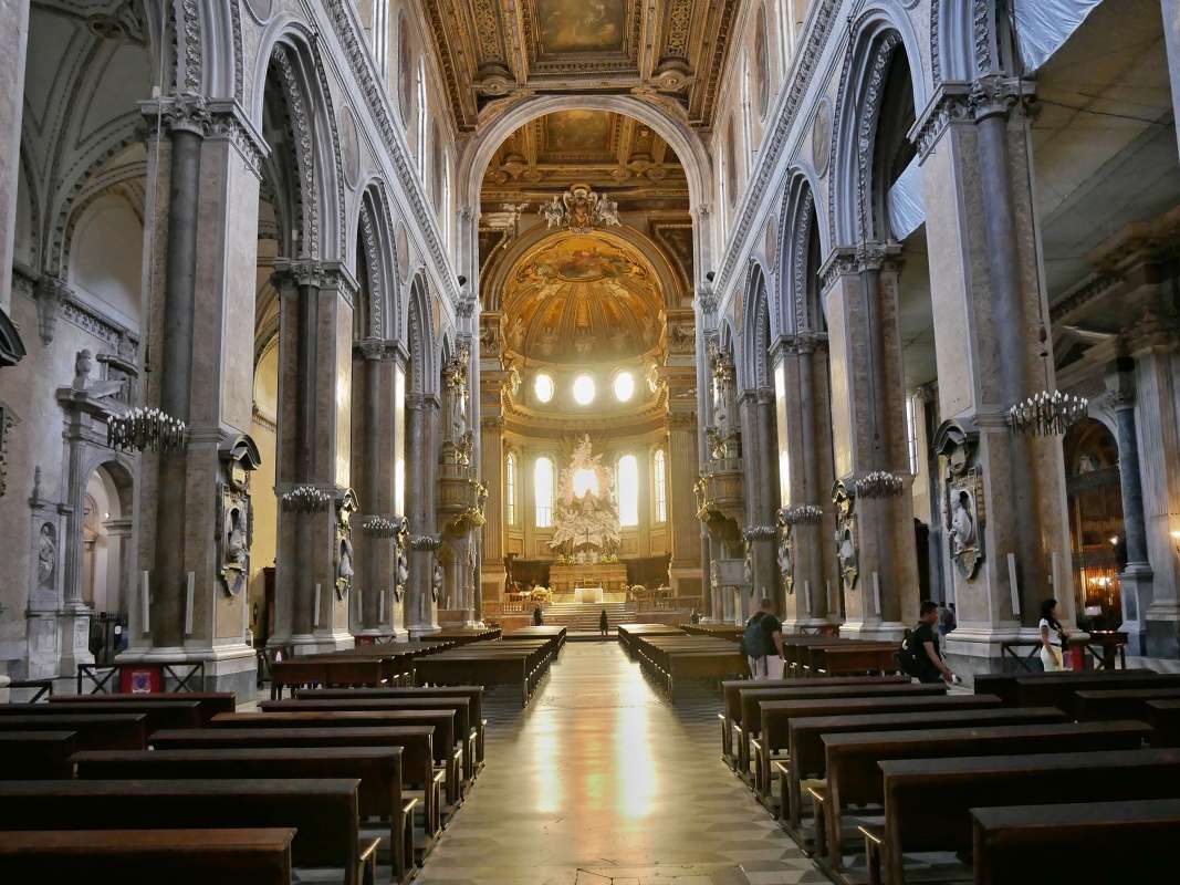 Neapolsk katedrla - hlavn lo