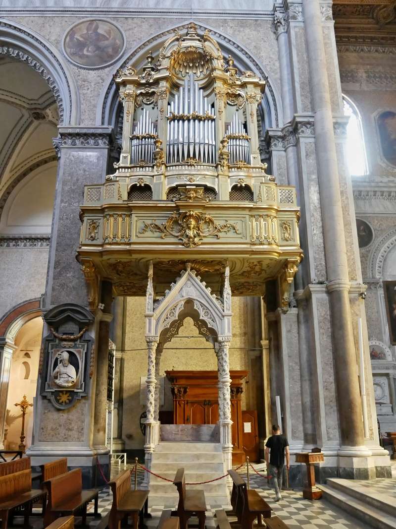 Neapolsk katedrla - organ