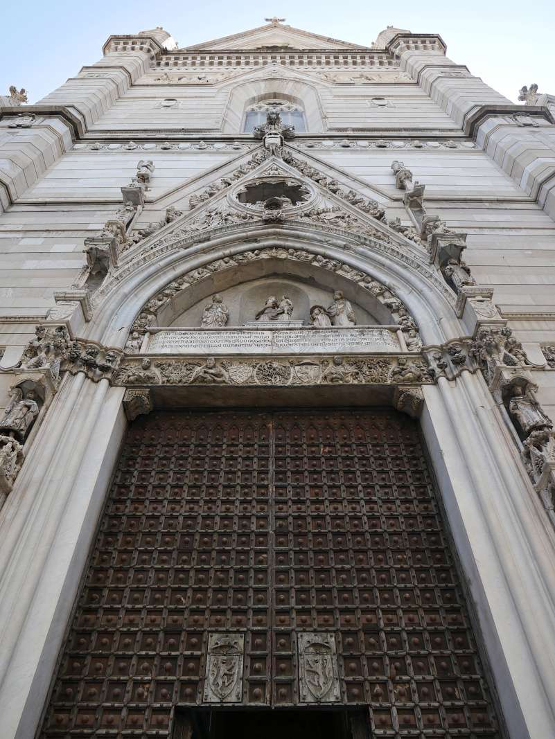 Neapolsk katedrla - prieelie