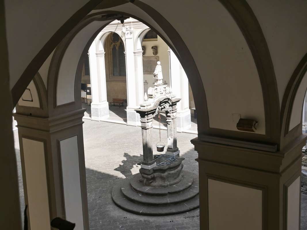 Komplex san Lorenzo Maggiore - stpame na pschodie