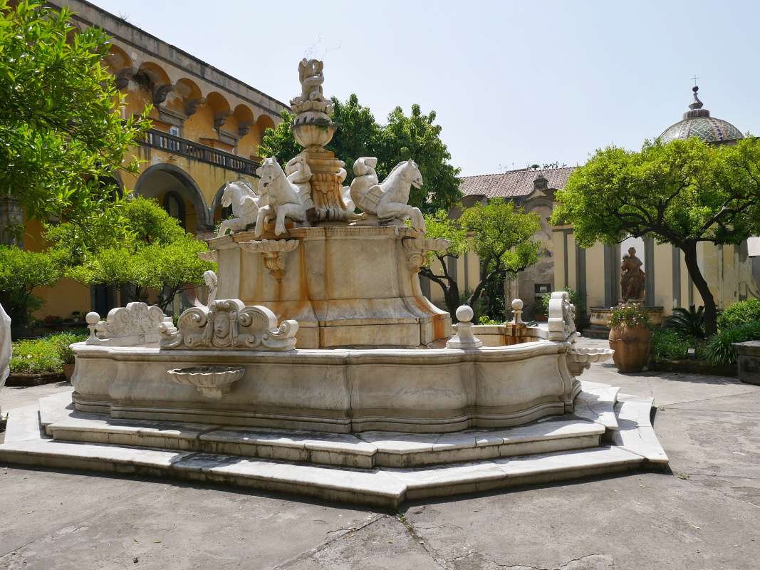 Kltor San Gregorio Armeno - fontna