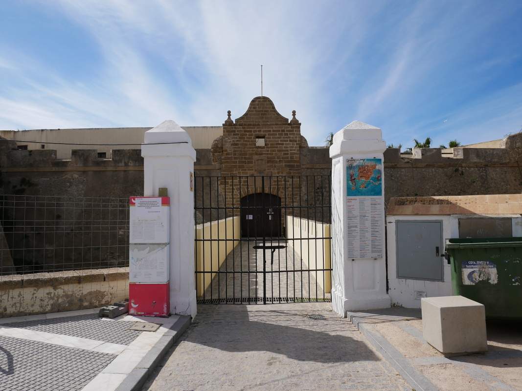 Hrad Santa Catalina - bolo zatvoren :)