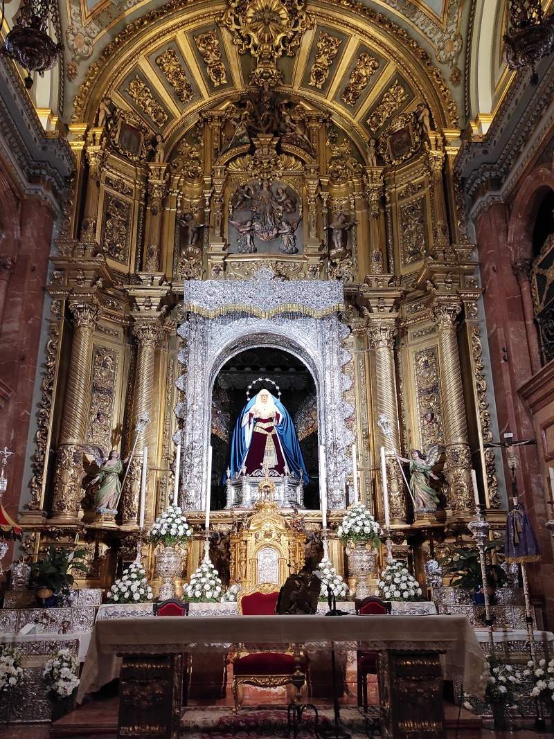 Bazilika de la Macarena - hlavn oltr