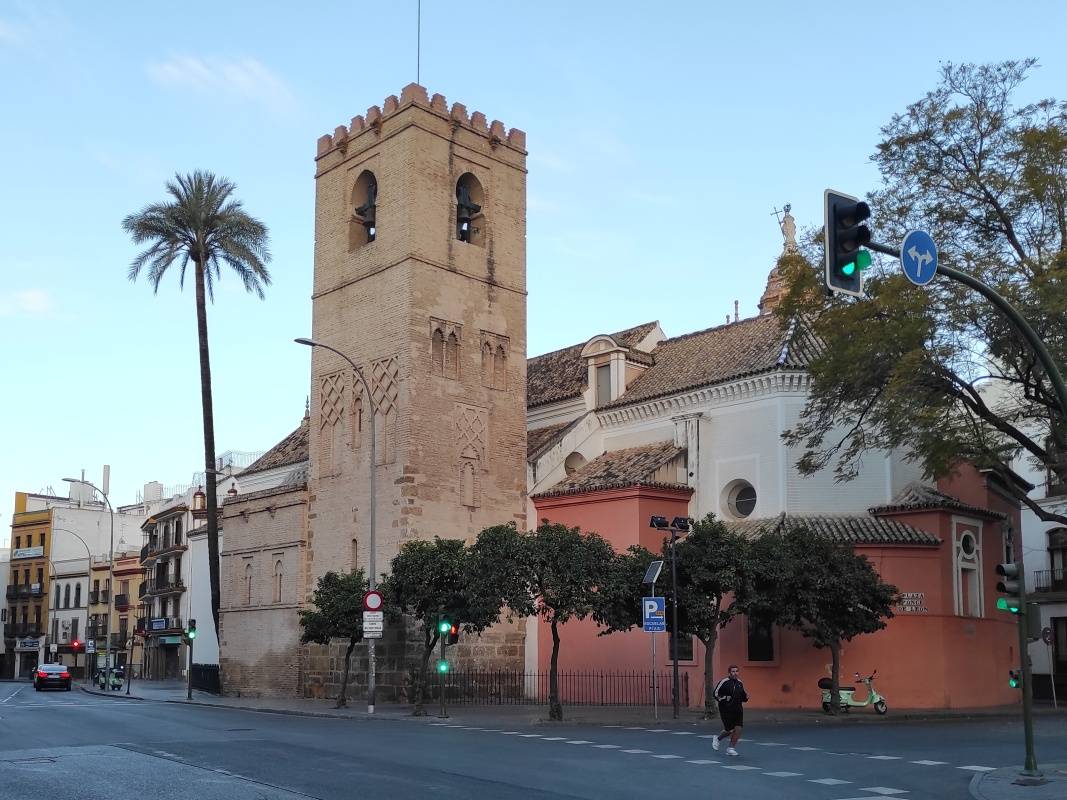 Kadodenn otrepan fotka - Kostol santa Catalina zo zastvky MHD :D