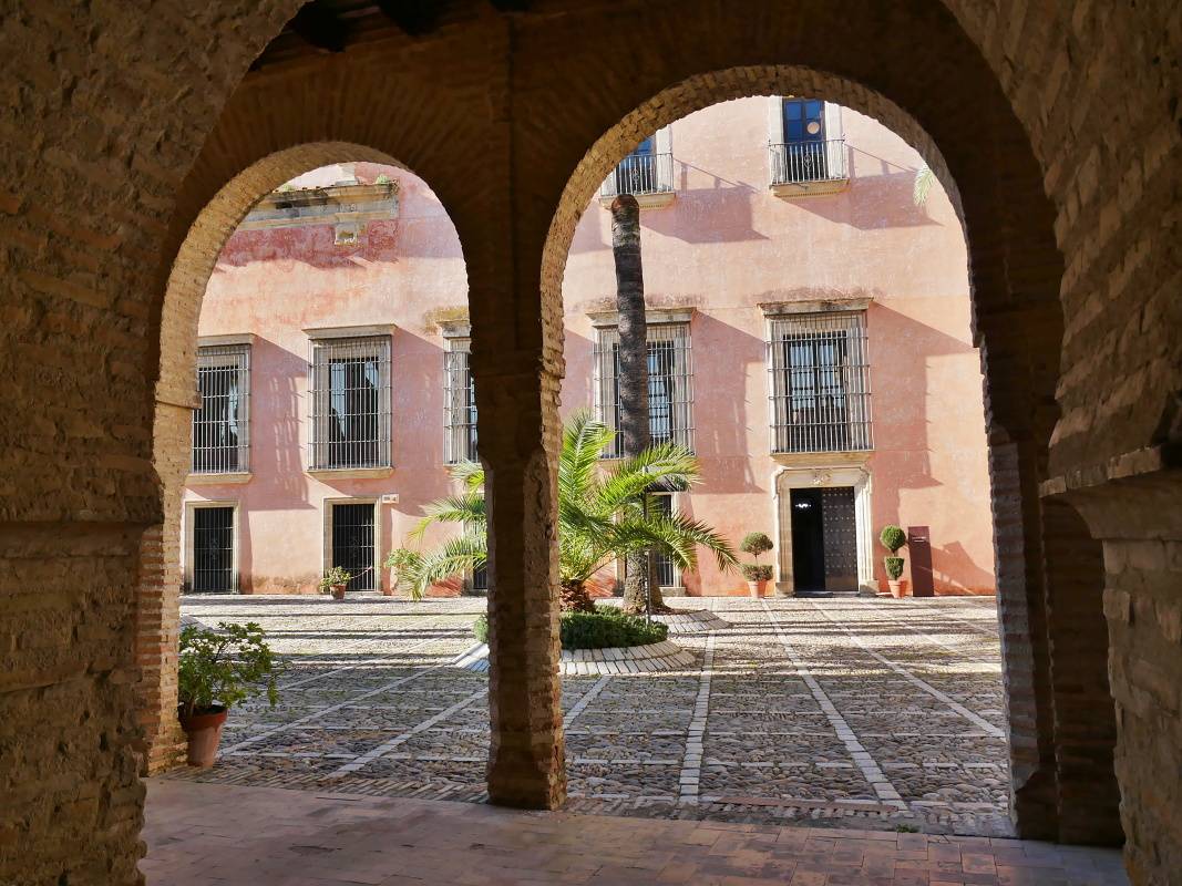 Alcazar - vchod nasp na Patio de Armas