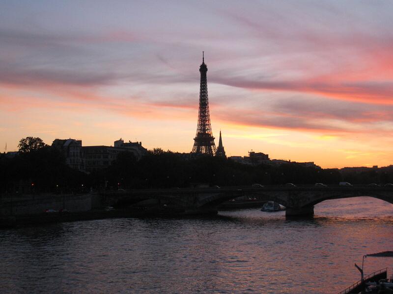 Západ slnka v Paríži