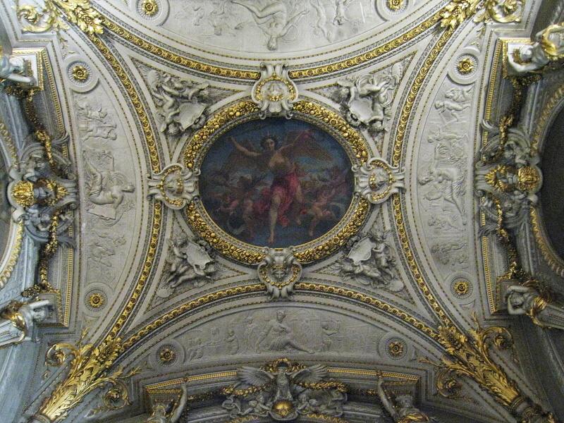 Louvre - intriér