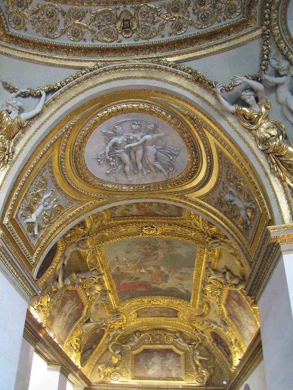 Louvre - intriér