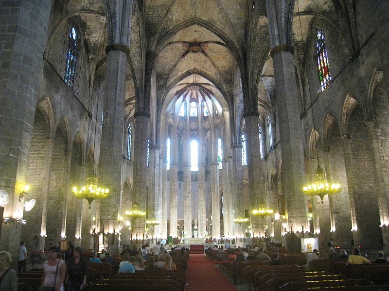 Santa Maria del Mar - pohľad od vstupu