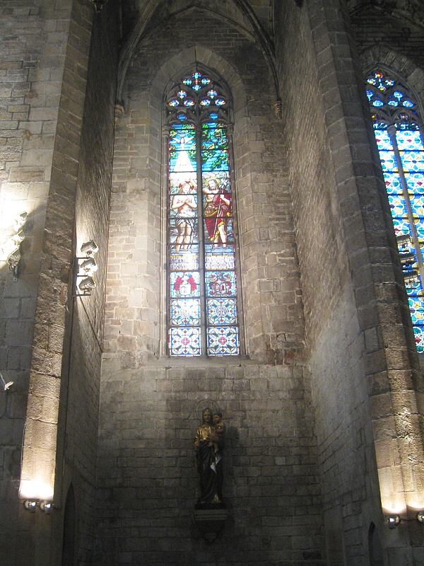 Santa Maria del Mar - jedna z bočných minikaplniek
