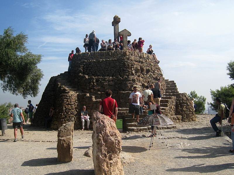 Pyramída s krížom