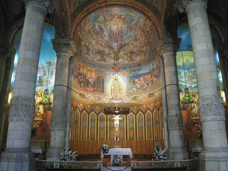 Tibidabo - intreiér dolného chrámu, hlavná loď