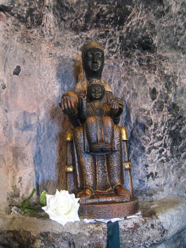 Santa Cova - čierna Madona