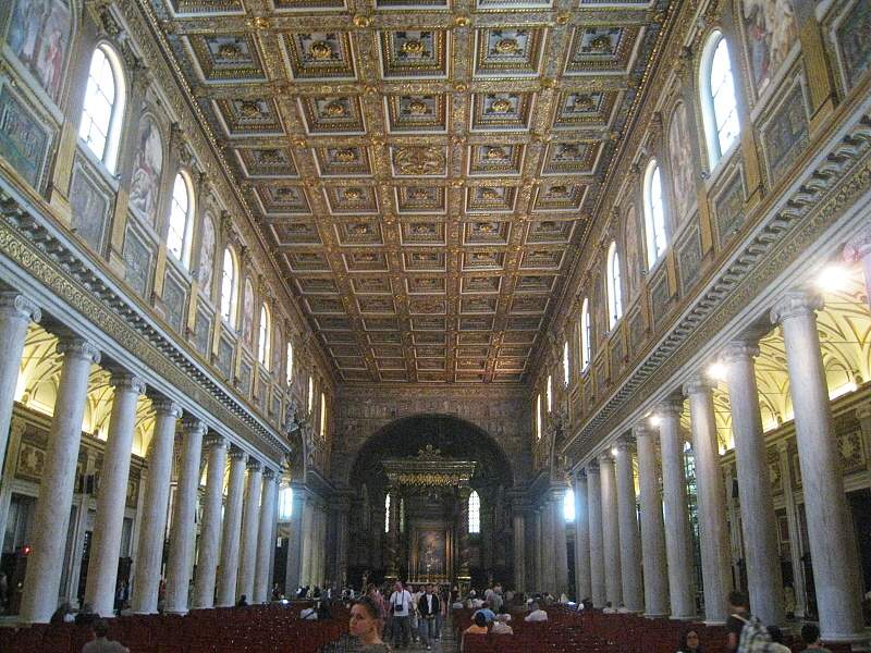 Bazilika Santa Maria Maggiore - pohľad od vstupu