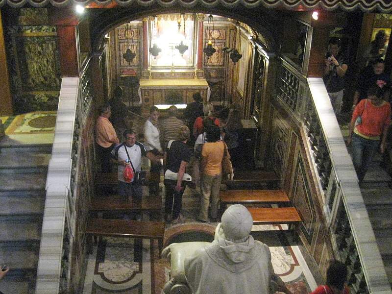 Bazilika Santa Maria Maggiore - relikvie pod baldachýnom - Ježiškove jasličky