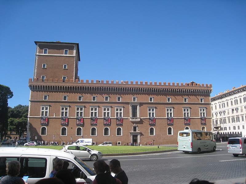Benátsky palác zaliaty slnkom