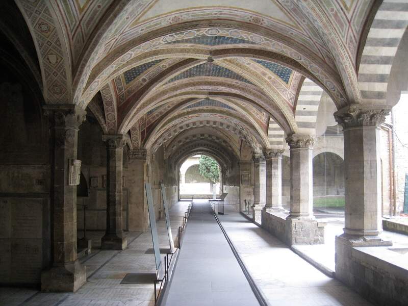 Bazilika Santa Maria Novella - kláštorné nádvorie