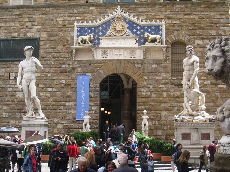 Piazza Signoria - Vstup do Palazzo Vecchio s Davidom a súsoším Herkules a Kakus