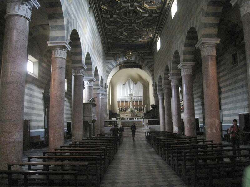 Volterra - kostol Nanebovzatia Panny Márie, hlavná loď