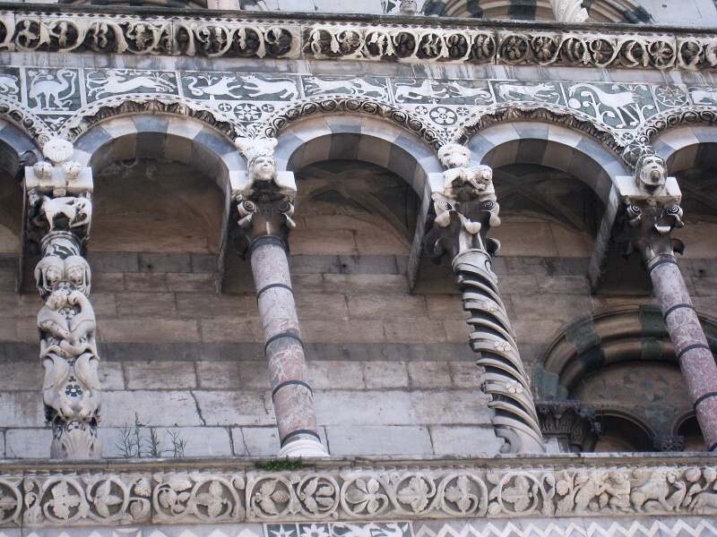 Kostol sv. Michala vo Foro - detail fasády