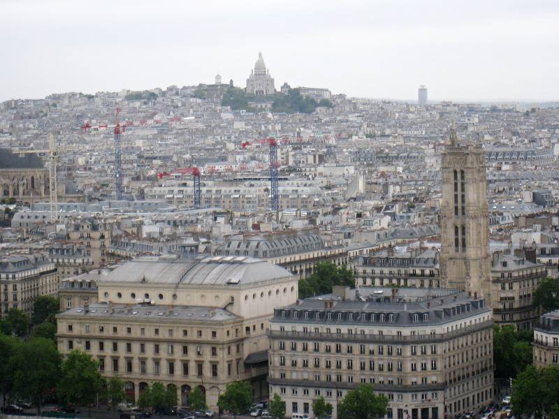 Notre Dame - vyhliadka na veži - opäť Sacre Coeur a Jakubova veža