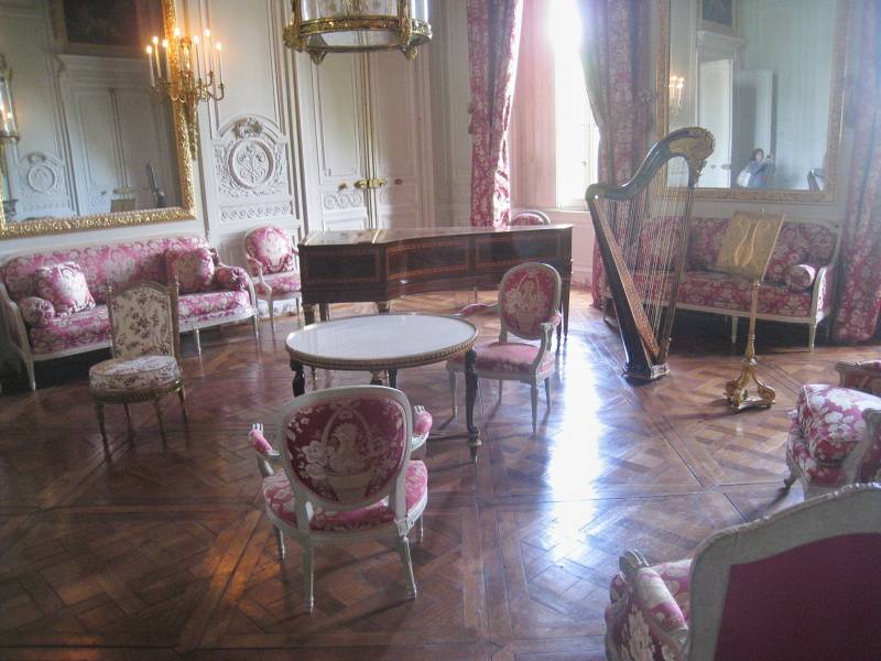 Malý Trianon - vidno ženský, jemný vkus ...