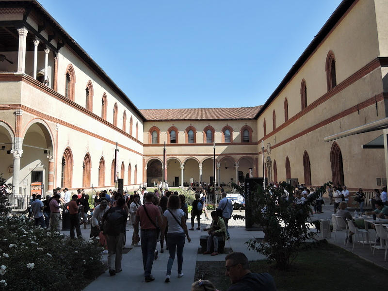 Castello Sforzesco - jedno z nádvorí