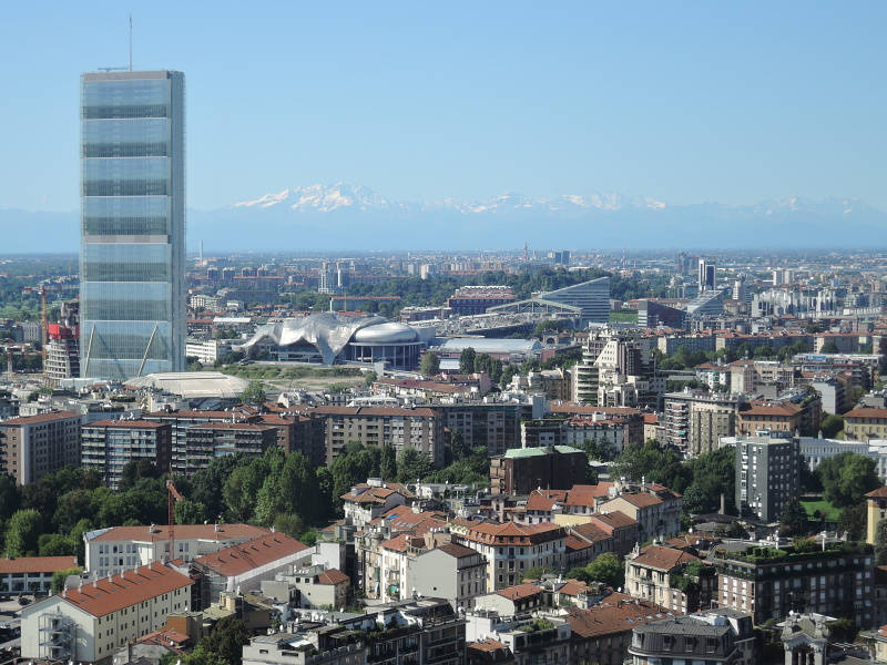 Torre Branca - výhľad na Alpy