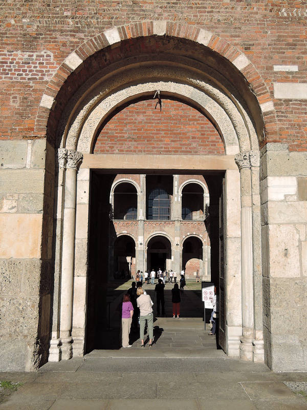 Bazilika sv. Ambróza (Basilica di Sant'Ambrogio)