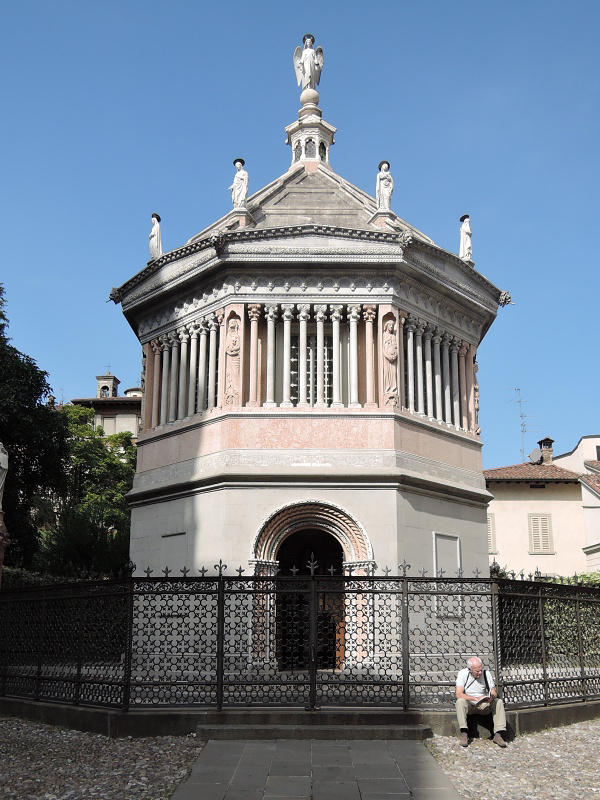 Baptistérium - Krstiteľnica