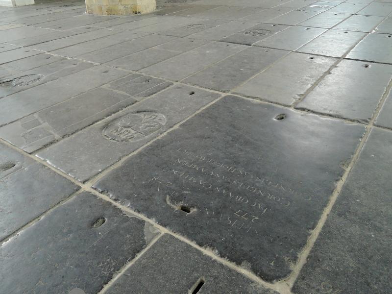 Starý kostol (Oude Kerk) - hrobky