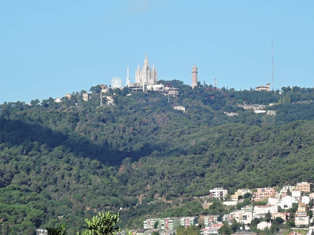 Tibidabo s Chrámom sv. srdca (Sagrad Cor) a zábavným parkom