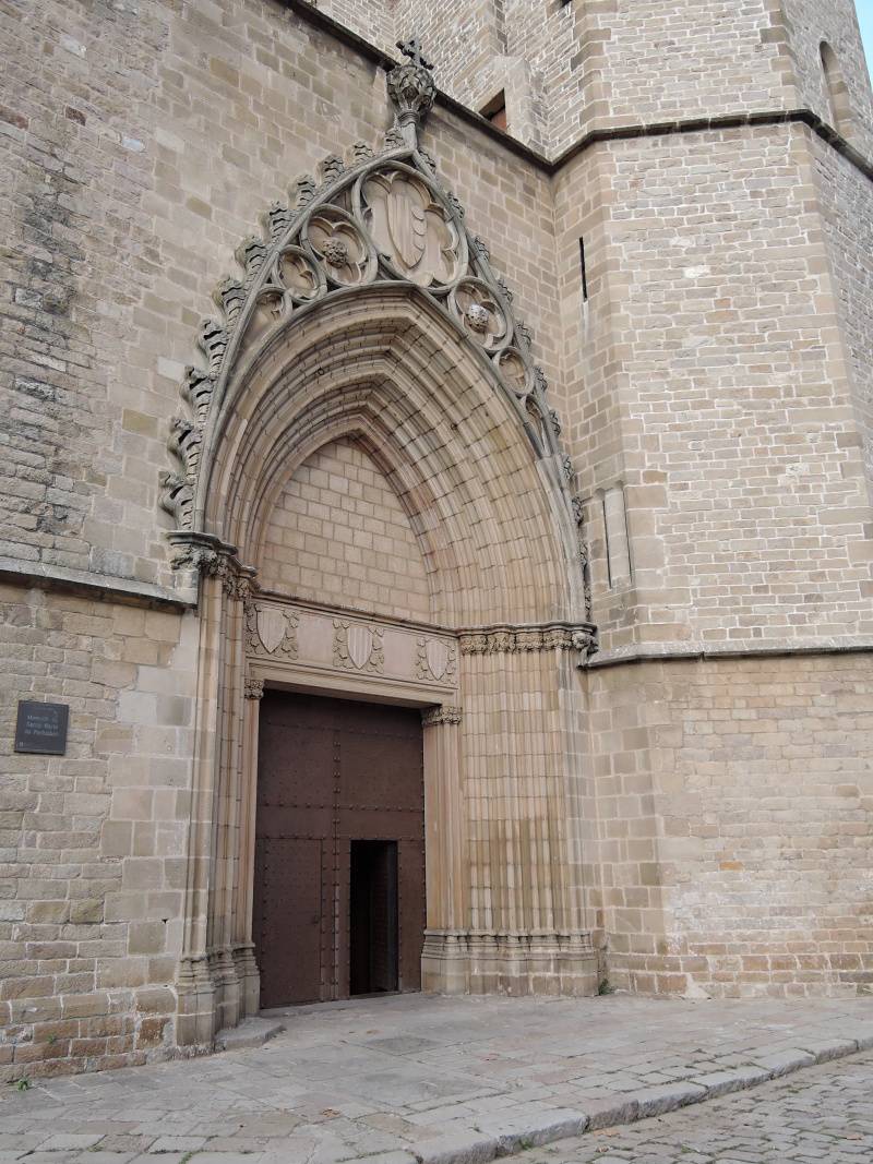 Kláštor Santa Maria de Pedralbes - vstup do kostola